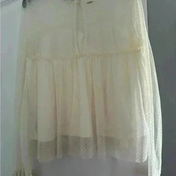 Guess beautiful top. Hardly worn. Spring/summer season start - Picture 6 of 11